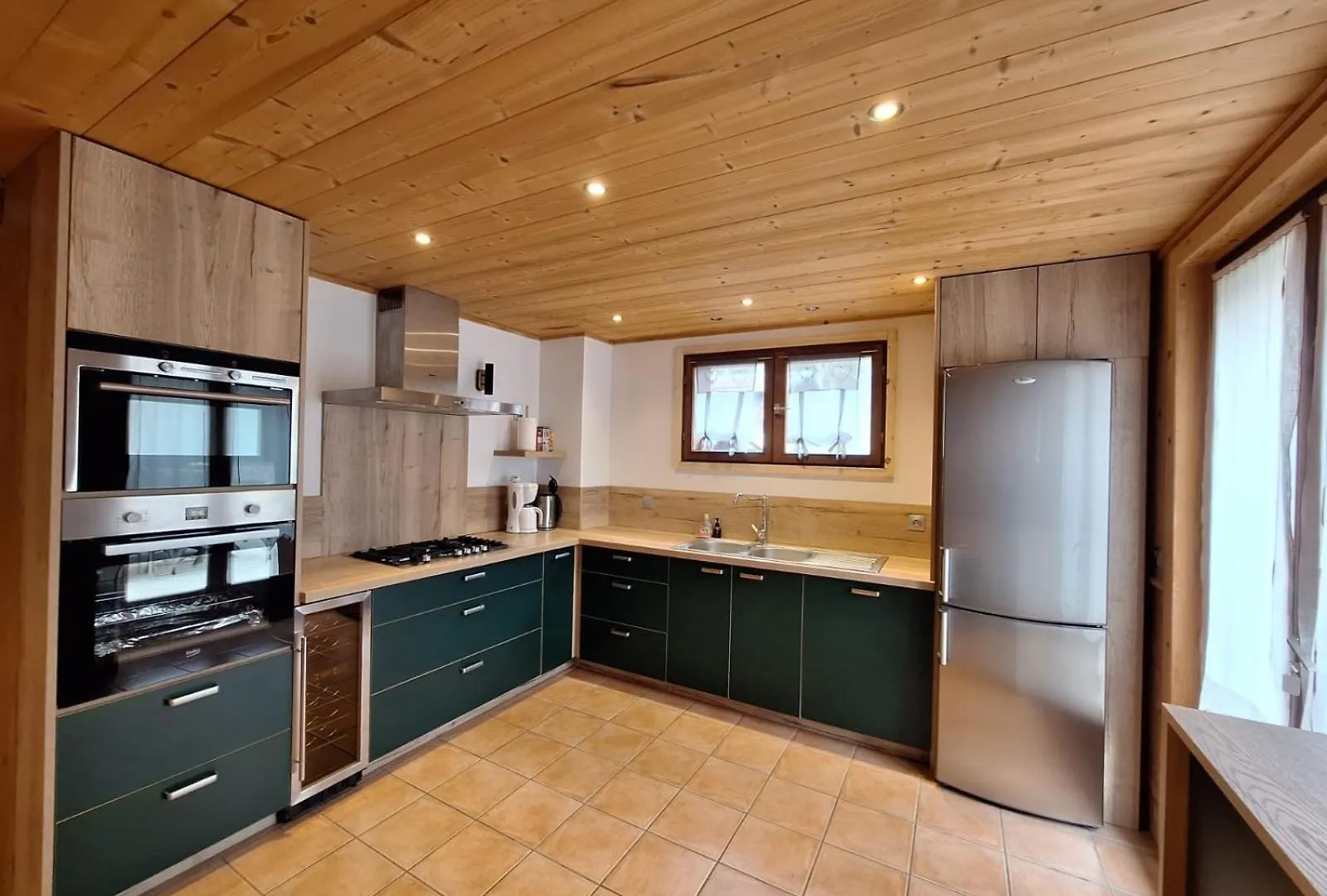 Apartment La Coufa, Spacieux Duplex En Chalet, Terrasse, Jardin, Vues Montagnes